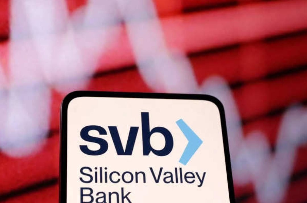 Moody's changes outlook on U.S. banking system to 'negative' after SVB collapse!!